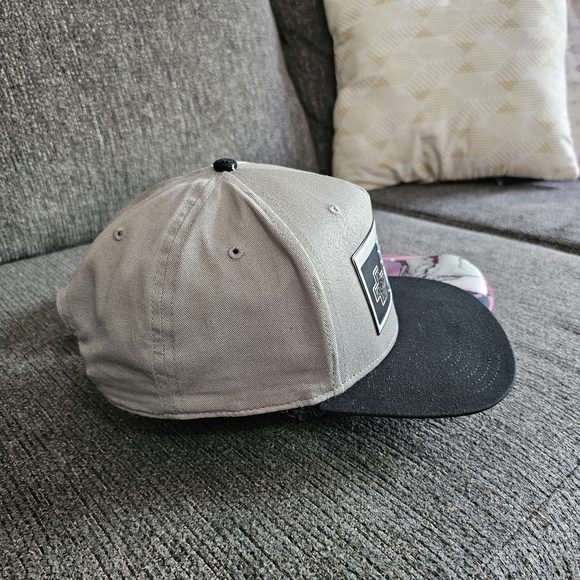 Nintendo Snapback Hat - Picture 4 of 7